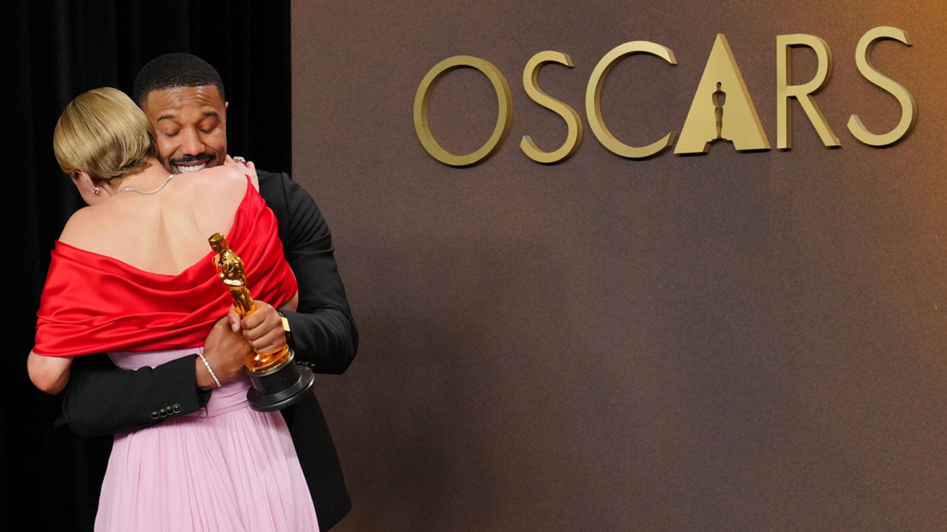 Standing ovations, party plans and media bingo: Inside the Oscars winners’ room